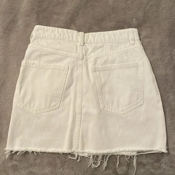 White denim skirt from Zara - Picture 2 of 2